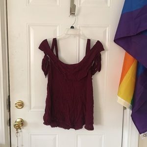 Women’s tank/off the shoulder top